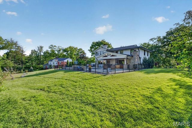 55 Berkshire Drive, Richmond Heights, MO 63117