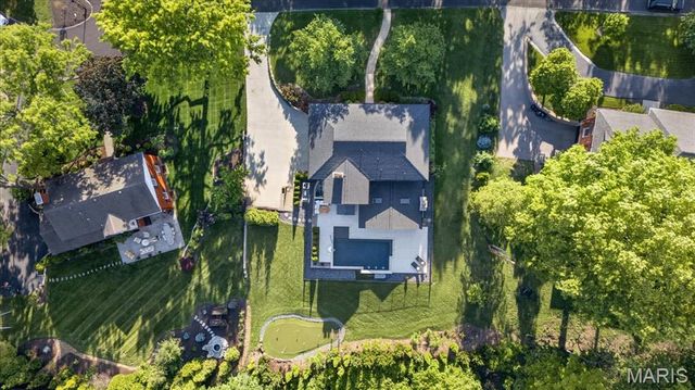 55 Berkshire Drive, Richmond Heights, MO 63117