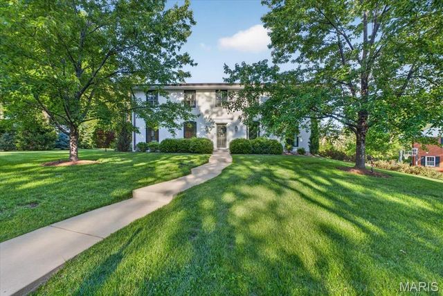 55 Berkshire Drive, Richmond Heights, MO 63117