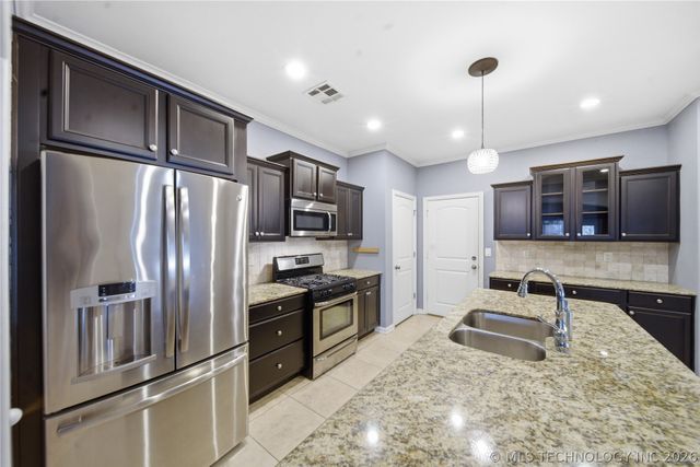 1124 W Fargo Drive, Broken Arrow, OK 74012