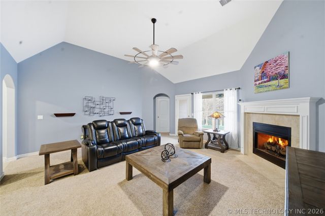 1124 W Fargo Drive, Broken Arrow, OK 74012