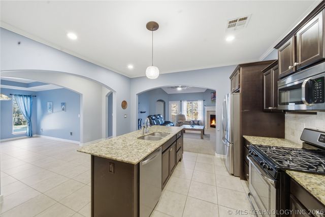 1124 W Fargo Drive, Broken Arrow, OK 74012