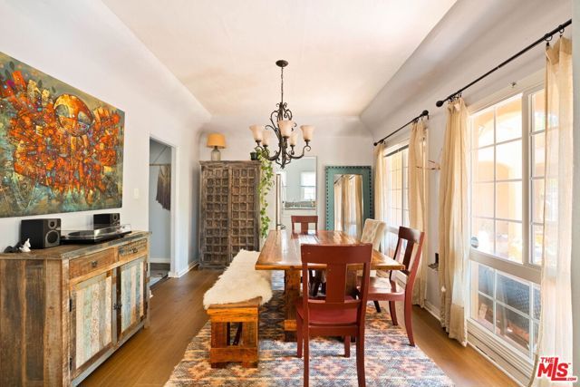 4253 Franklin Avenue, Los Angeles, CA 90027