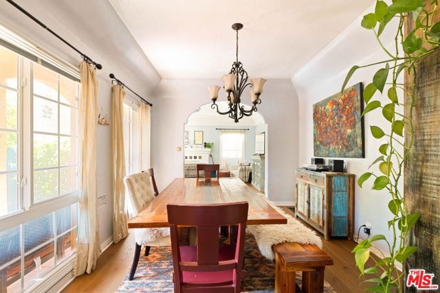 4253 Franklin Avenue, Los Angeles, CA 90027