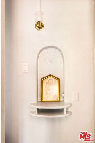 4253 Franklin Avenue, Los Angeles, CA 90027