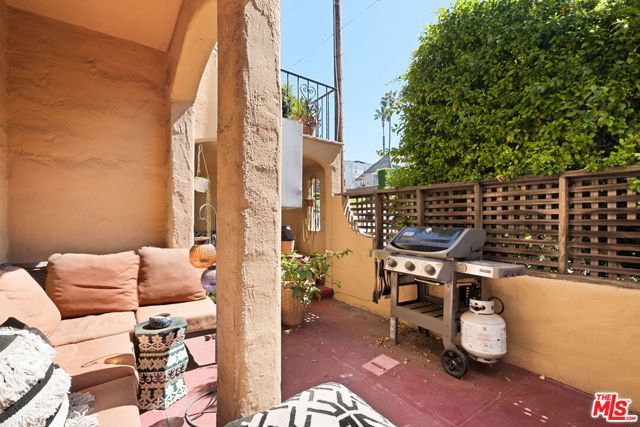 4253 Franklin Avenue, Los Angeles, CA 90027