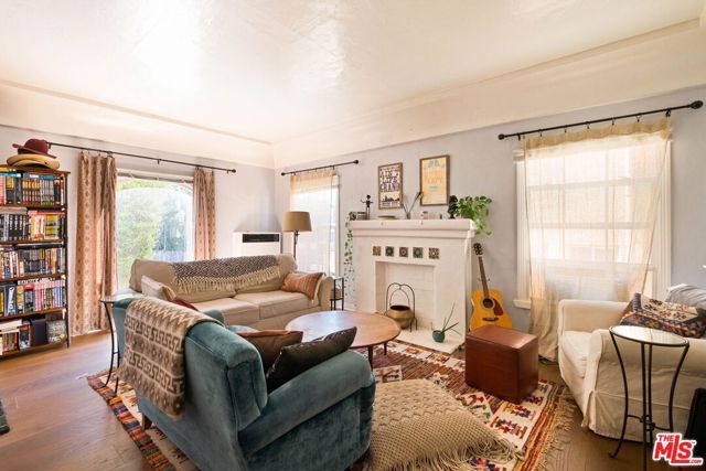 4253 Franklin Avenue, Los Angeles, CA 90027