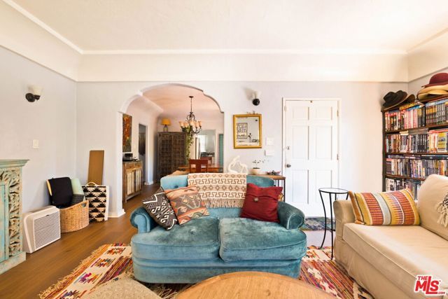 4253 Franklin Avenue, Los Angeles, CA 90027