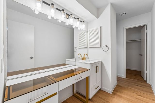 4104 Belle Park Drive 4104, Houston, TX 77072