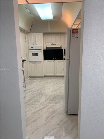 3901 S Ocean Dr 12V, Hollywood, FL 33019