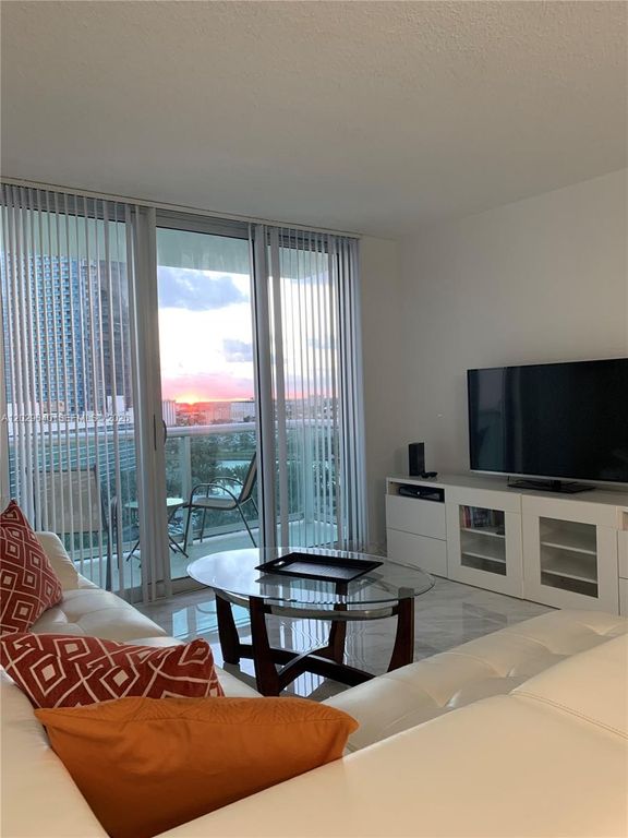 3901 S Ocean Dr 12V, Hollywood, FL 33019