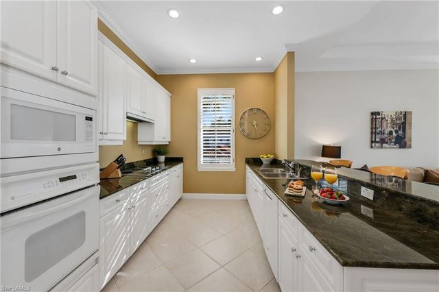 2375 TERRA VERDE LN, Naples, FL 34105