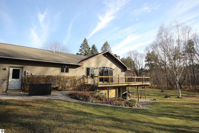 5645 Tilton Road, Traverse City, MI 49684