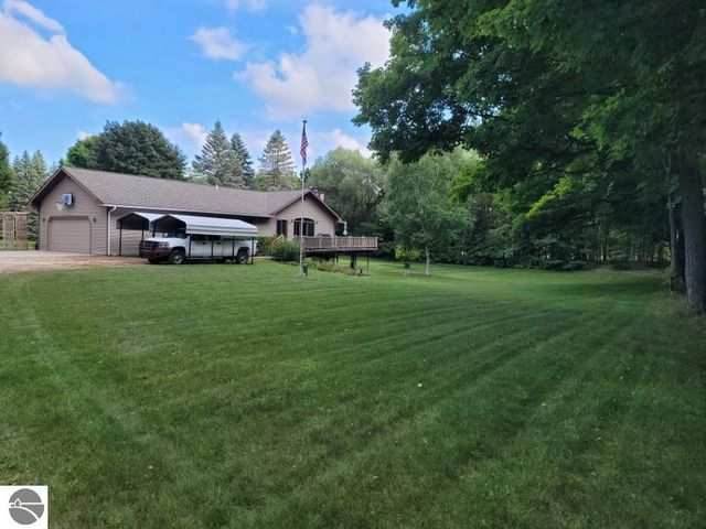 5645 Tilton Road, Traverse City, MI 49684