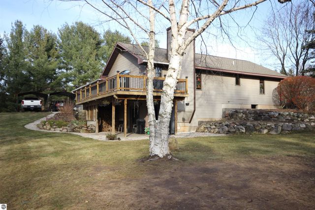 5645 Tilton Road, Traverse City, MI 49684