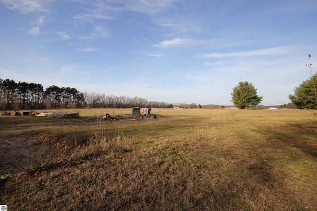 5645 Tilton Road, Traverse City, MI 49684