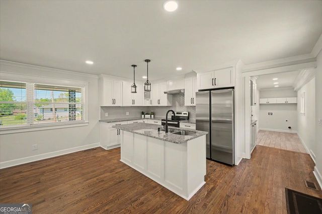 17 Crestwood Road, Cartersville, GA 30121