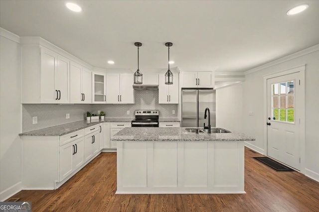 17 Crestwood Road, Cartersville, GA 30121