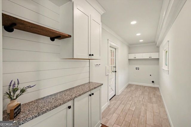 17 Crestwood Road, Cartersville, GA 30121
