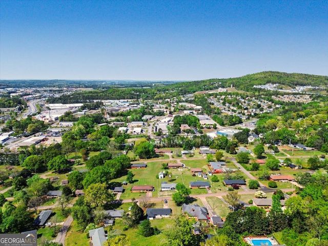 17 Crestwood Road, Cartersville, GA 30121