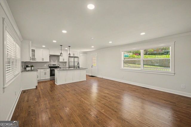 17 Crestwood Road, Cartersville, GA 30121