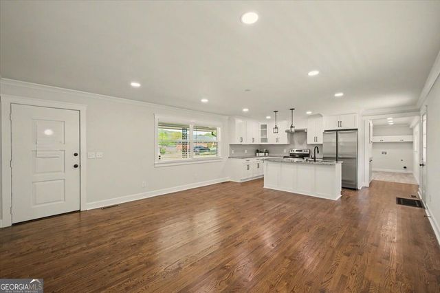 17 Crestwood Road, Cartersville, GA 30121