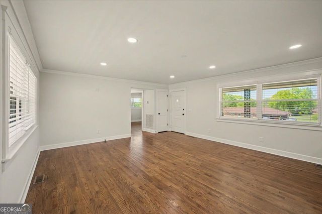 17 Crestwood Road, Cartersville, GA 30121