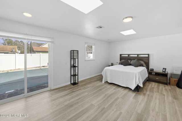67 London Road, Brick, NJ 08723