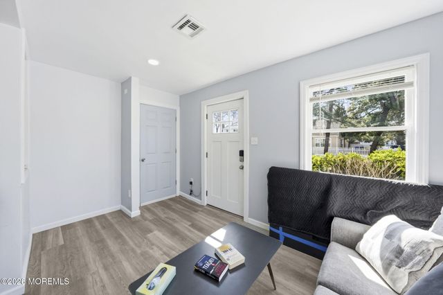 67 London Road, Brick, NJ 08723