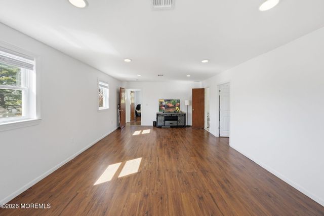 67 London Road, Brick, NJ 08723