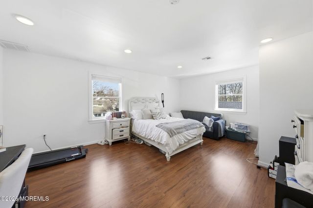 67 London Road, Brick, NJ 08723