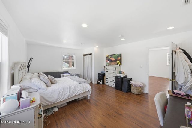 67 London Road, Brick, NJ 08723