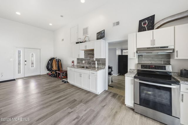 67 London Road, Brick, NJ 08723