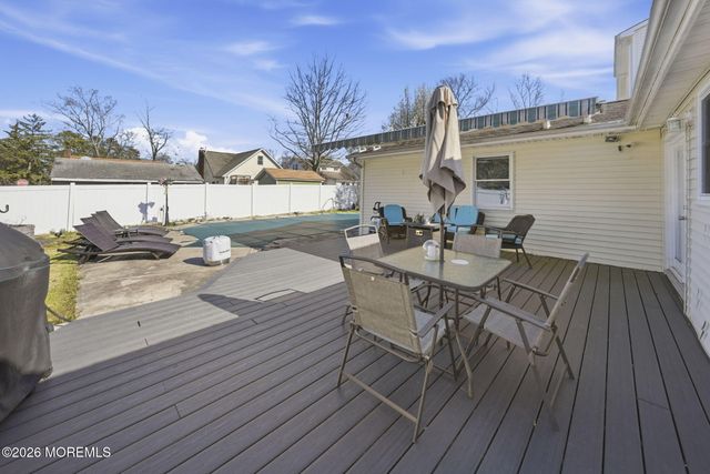 67 London Road, Brick, NJ 08723