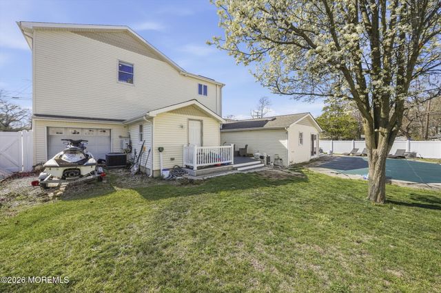 67 London Road, Brick, NJ 08723