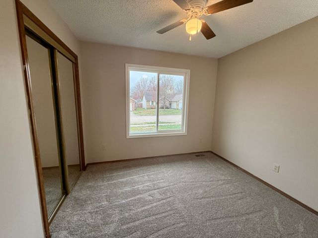 1419 W Whiteside Street, Springfield, MO 65807