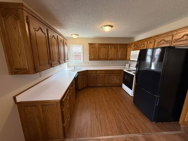 1419 W Whiteside Street, Springfield, MO 65807