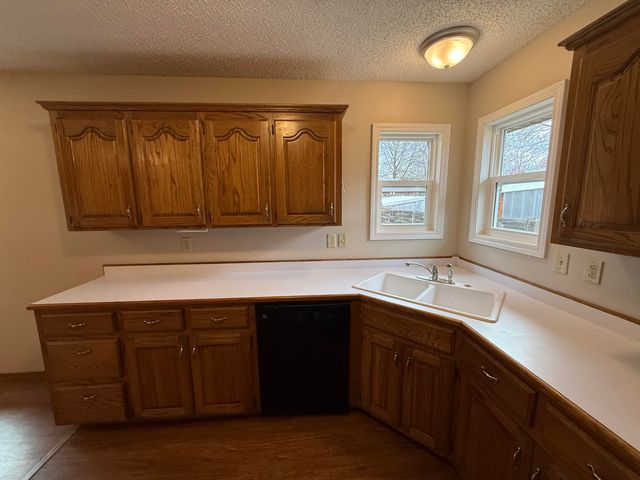 1419 W Whiteside Street, Springfield, MO 65807