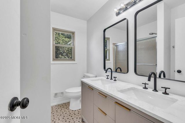 34 Birmingham Drive, Jackson, NJ 08527