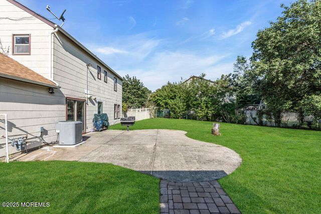 34 Birmingham Drive, Jackson, NJ 08527