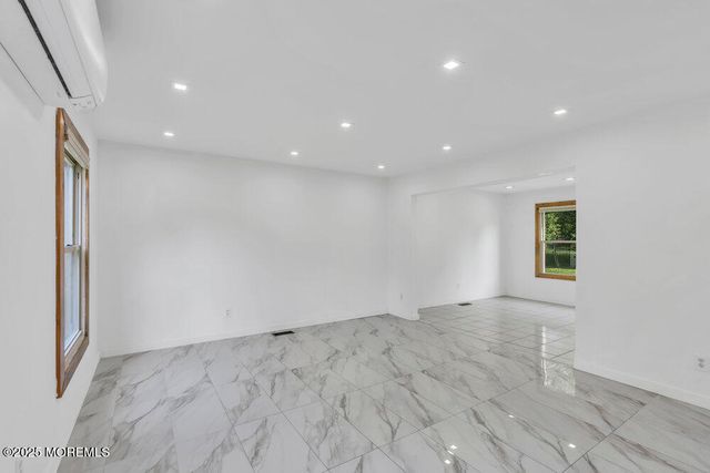 34 Birmingham Drive, Jackson, NJ 08527