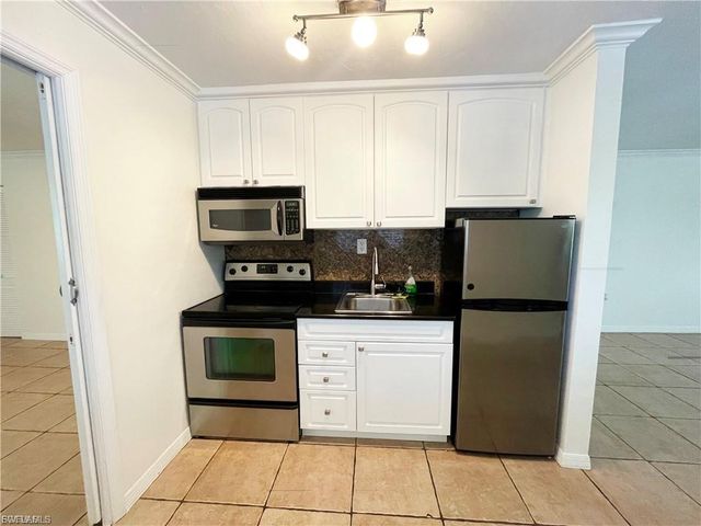 8162 Country RD 201, Fort Myers, FL 33919