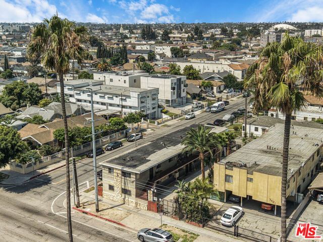 7427 S Figueroa Street, Los Angeles, CA 90003