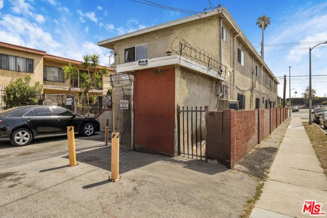 7427 S Figueroa Street, Los Angeles, CA 90003