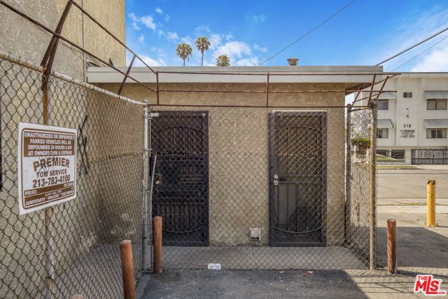 7427 S Figueroa Street, Los Angeles, CA 90003