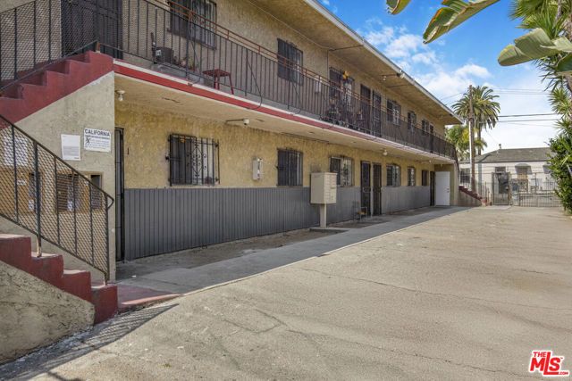 7427 S Figueroa Street, Los Angeles, CA 90003