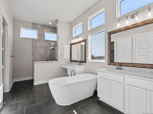 3314 Jons Way, Marion, TX 78124