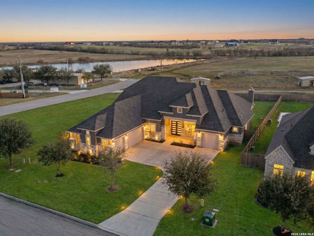 3314 Jons Way, Marion, TX 78124