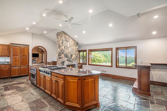 2250 E Dryden Road, Metamora Township, MI 48455