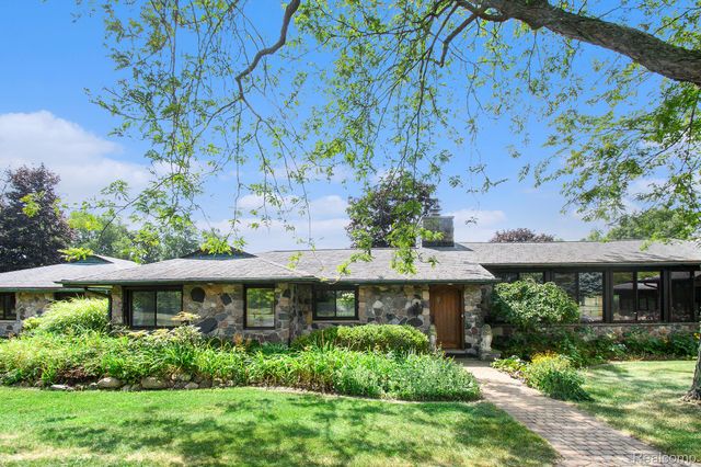 2250 E Dryden Road, Metamora Township, MI 48455